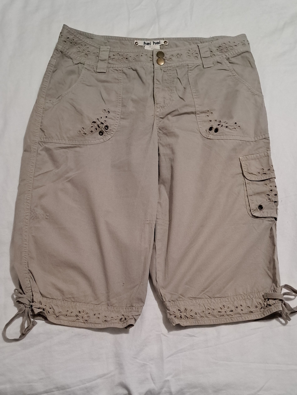 Hei Hei Women's Beige Eyelet Cargo Bermuda Shorts